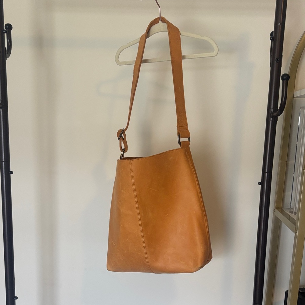 Able Caramel Leather Shoulder Bag